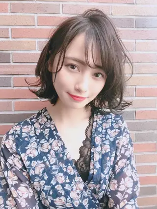 ミディアム 大阪ウルフカット 🐺デザインカラーのヘアスタイル