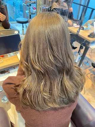 セミロング カラー 韓国ヘア顔周りカット 艶髪ベージュtamaのヘアスタイル