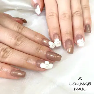 ネイル S LOUNGE NAIL所属・パーツたくさん🍓 SUMIのネイルデザイン