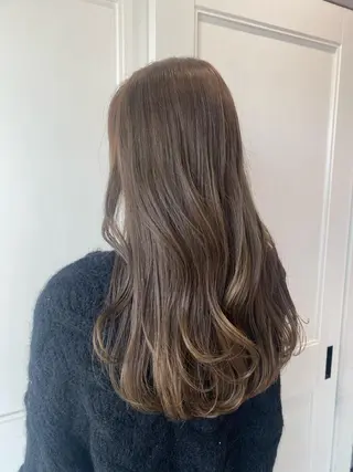 ロング カラー Ayuna /透明感カラーのヘアスタイル