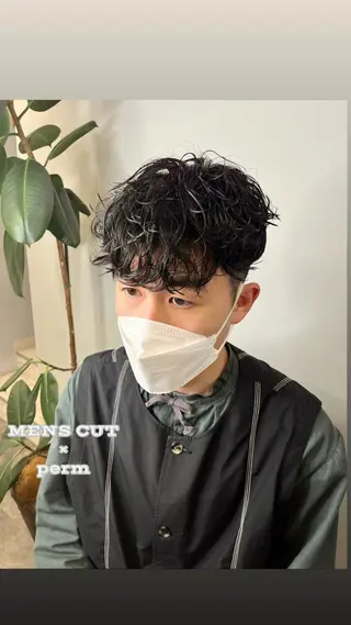 ミディアム カラー パーマ ヘアアレンジ メンズ 二ヶ月綺麗が続く デザイン/星野六三四のヘアスタイル