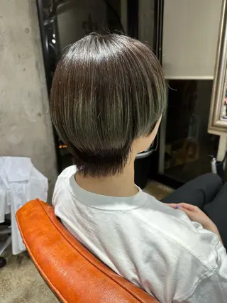 ショート yelm所属・🫒オリーブカラー ミディアムレイヤー✨のヘアスタイル