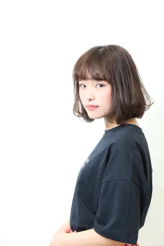 ミディアム オーストヘアージジ所属・TAI透明カラー 柔らかい縮毛矯正のヘアスタイル