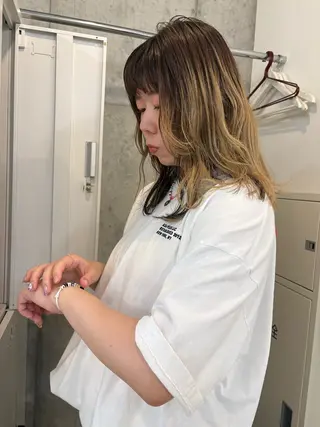 ミディアム NOUN所属・eri kinjoのヘアスタイル