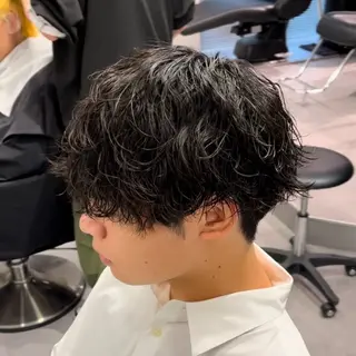 ミディアム パーマ メンズ 🐦‍🔥フェザーパ ーマ🐦‍🔥きるやのヘアスタイル