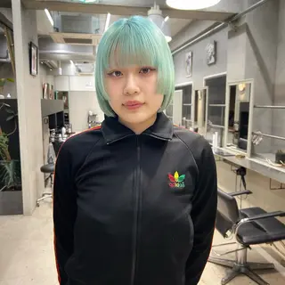 ショート カラー カット　パーマ ／シオンのヘアスタイル