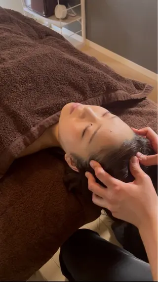 心と身体を優しく整えるサロンÉlu Soi所属・鬼塚 未来のエステ・リラクイメージ