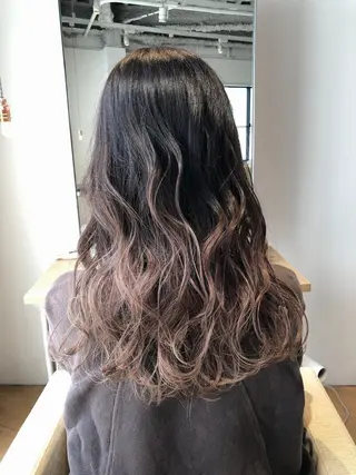 ミディアム ブリーチ毛矯正.髪質 改善.髪にドラマをのヘアスタイル