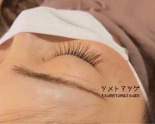 ミディアム マツエク・マツパ ツメトマツゲ .のネイルデザイン