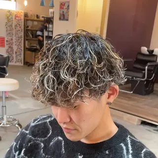 ショート パーマ メンズ シャドウパーマ/縦落 ちパーマ 大久保拓実のヘアスタイル