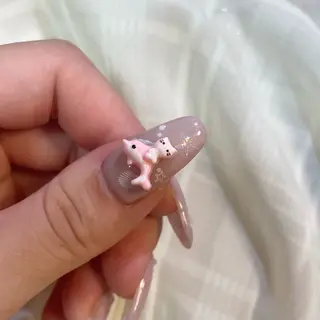 ネイル 𝑟𝑖𝑠𝑎 🕯‎🤍のネイルデザイン