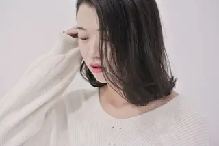 ミディアム カラー 樋口 千尋のヘアスタイル