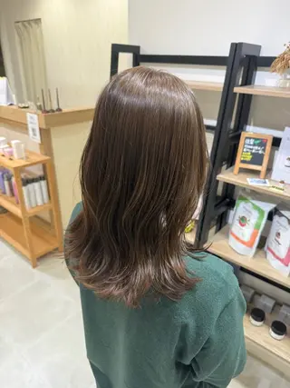 ミディアム カラー 島 歩那のヘアスタイル