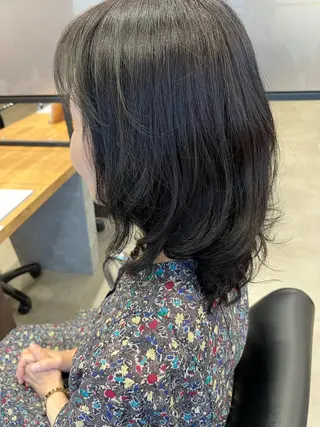 セミロング パーマ 花城 沙也加のヘアスタイル