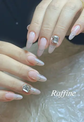ネイル RAFFINE 月🦋🩵のネイルデザイン