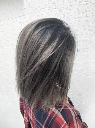 ミディアム カラー 須佐 勝也のヘアスタイル