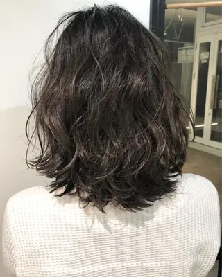 ミディアム カラー 國村 優のヘアスタイル