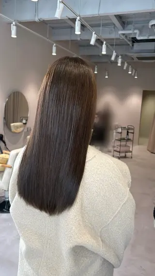 ロング カラー 井山 葵のヘアスタイル