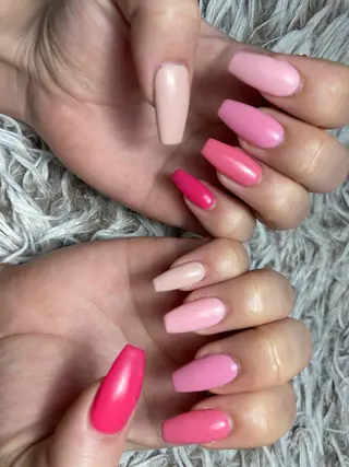 セミロング ネイル ✴︎ Delightのネイルデザイン