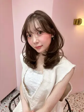 ミディアム カラー ヘアアレンジ 🐰チナ🐰 暖色ベージュ/顔周りのヘアスタイル