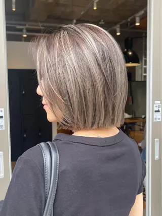 カラー 🫧うる艶レイヤー /グレージュ🪐リサのヘアスタイル