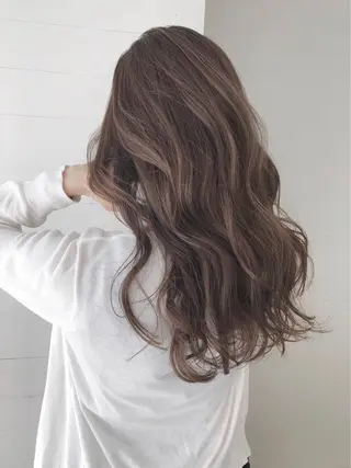 ロング カラー ヘアアレンジ AHNKISM AHNKISMのヘアスタイル