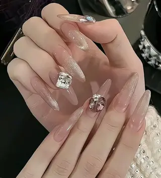 ネイル AB マツエクネイルサロンのネイルデザイン