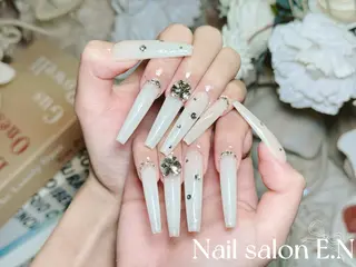 ネイル E.N🦋 長さ出し/持ち込みのネイルデザイン