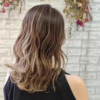 セミロング カラー 💜ツヤヘアケア🩷 サトウシュンスケのヘアスタイル