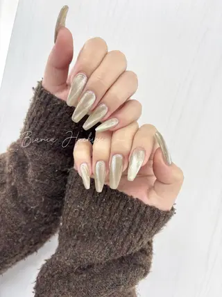 ネイル Bianca🩶 SHIONOのネイルデザイン