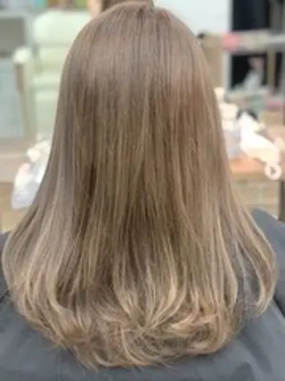 カラー Raviller所属・raviller 【ラヴィリエ】綾のヘアスタイル