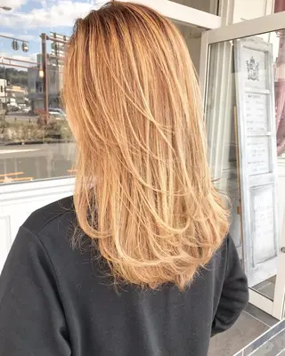 セミロング カラー ヘアアレンジ Mariana/ 鶴原-ハイライトのヘアスタイル