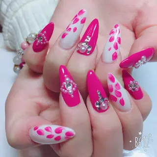 ネイル THECOLORS所属・近貞 莉奈のネイルデザイン