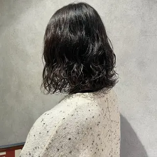 セミロング パーマ yumemiレイヤー ‎✴︎ 透明感カラーのヘアスタイル