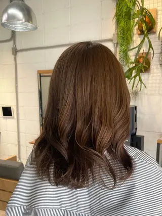 カラー 見奈美 凜のヘアスタイル