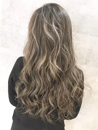 ロング MiL所属・✨ハイトーン✨ 濱田知孝のヘアスタイル