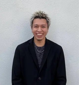 HairSignature所属・ブリーチ指名神戸 No.1美容師RENのヘアスタイル