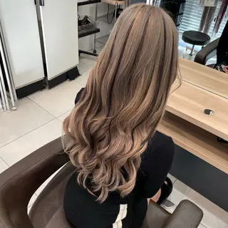 ロング Earth  Authentic 草津エイスクエア店所属・苗村 梨愛のヘアスタイル