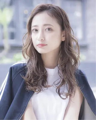 セミロング カラー hao所属・西山 頌太のヘアスタイル