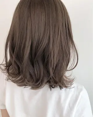 ミディアム カラー パーマ ヘアアレンジ キッズ ネイル マツエク・マツパ アイブロウ 堀井 凌平のヘアスタイル
