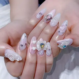 ネイル Queens テイのネイルデザイン