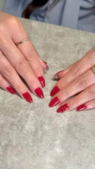 ネイル haleyume所属・shino🌟 痛ネイルのネイルデザイン