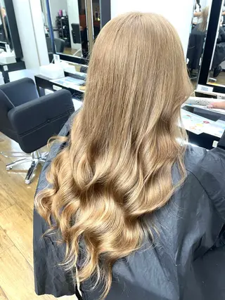 ロング カラー 𝙃𝘼𝙍𝙐🎀 韓国×エクステのヘアスタイル