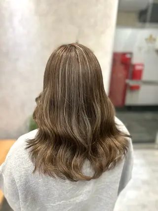 セミロング MOURI CHISATOのヘアスタイル