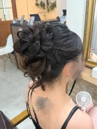 ヘアアレンジ セットサロンCURE 🩵あんみのマツエク・マツパデザイン