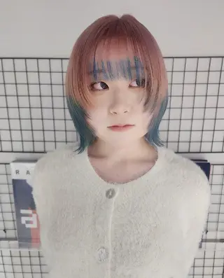 ショート Backbocker所属・ハイトーン/ブリーチ /デザインカラーのヘアスタイル