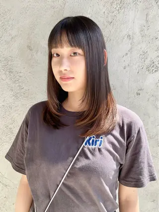 ミディアム カラー 岡田 恭明のヘアスタイル