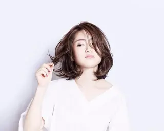 ミディアム カラー 浅井 理恵のヘアスタイル