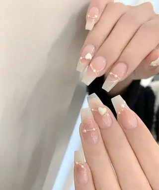 ネイル Emi⭐️⭐️ 上野店のネイルデザイン