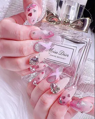 ネイル She   Nail所属・ISA_ BELLAのネイルデザイン